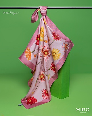 روسری ferragamo (فرگامو)